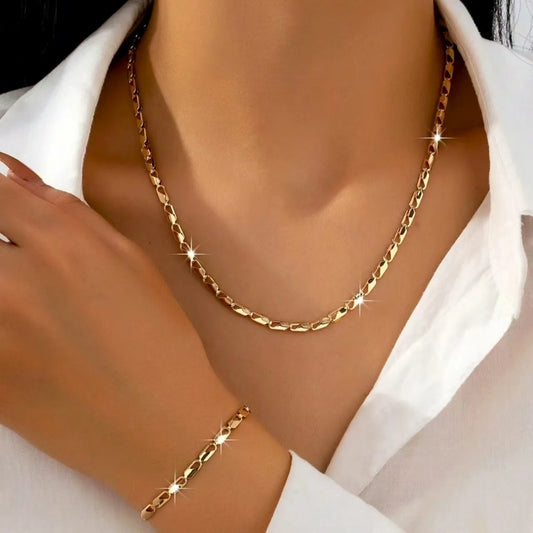 Un set di collane e braccialetti da donna sexy e lussuosi, un set di gioielli da donna alla moda e versatile