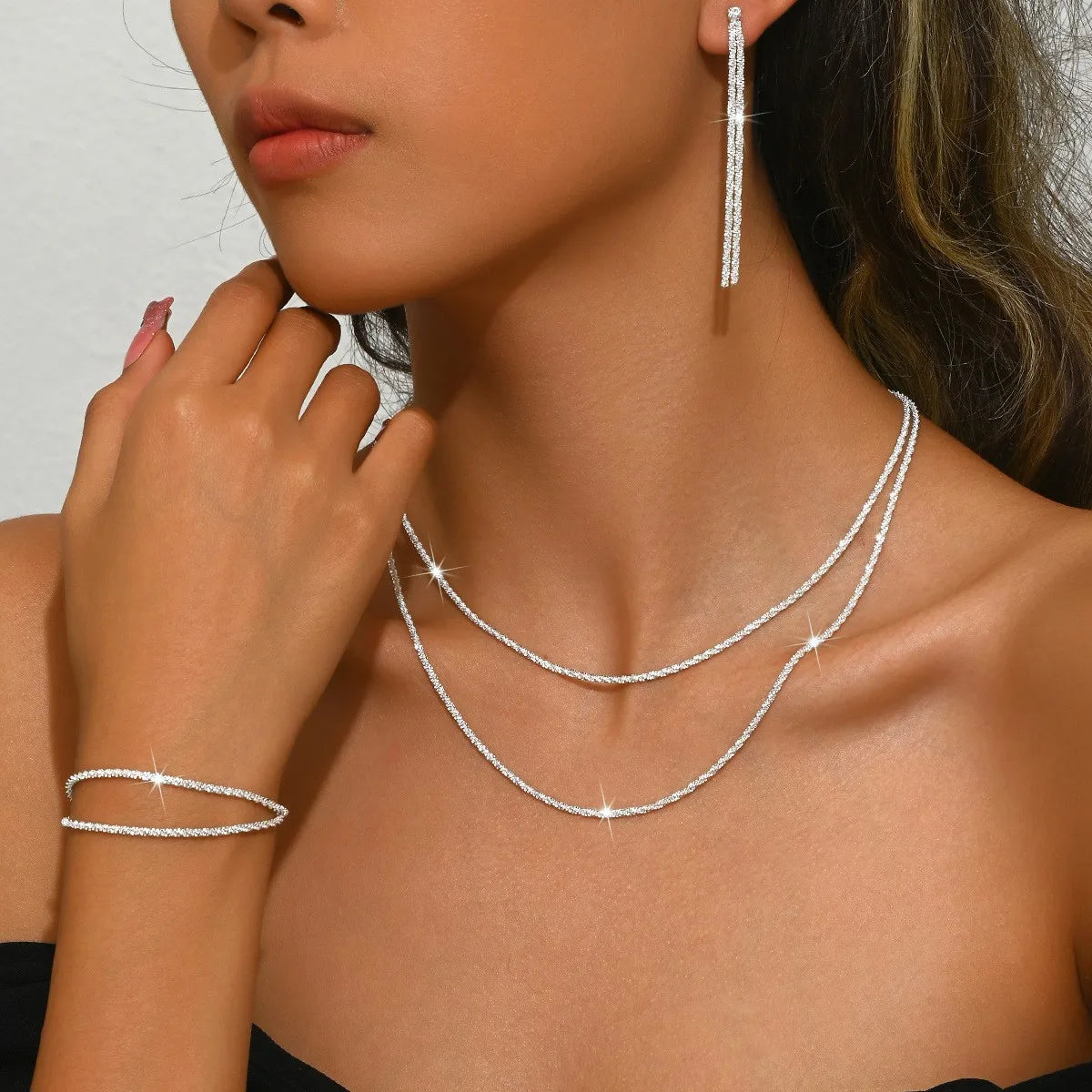 Collane, orecchini, braccialetti, set, accessori da sposa e regali alla moda e scintillanti per donne europee e americane