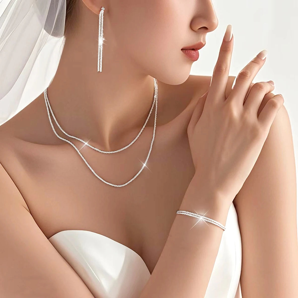 Collane, orecchini, braccialetti, set, accessori da sposa e regali alla moda e scintillanti per donne europee e americane