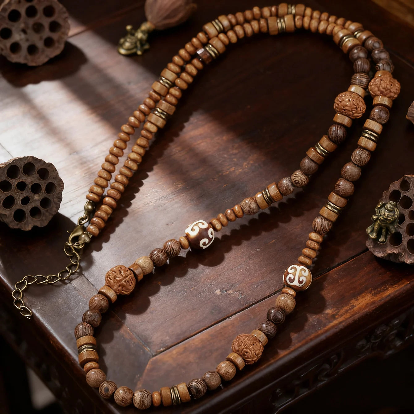 Bracciali da uomo a strati con perline, catena lunga in legno di noce, stile hip hop retrò bohémien, collane impilabili con perline per protezione.