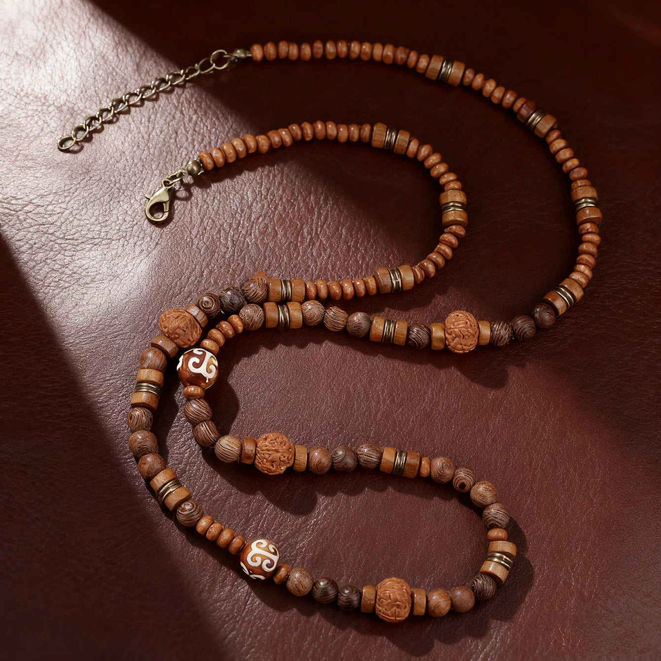 Bracciali da uomo a strati con perline, catena lunga in legno di noce, stile hip hop retrò bohémien, collane impilabili con perline per protezione.