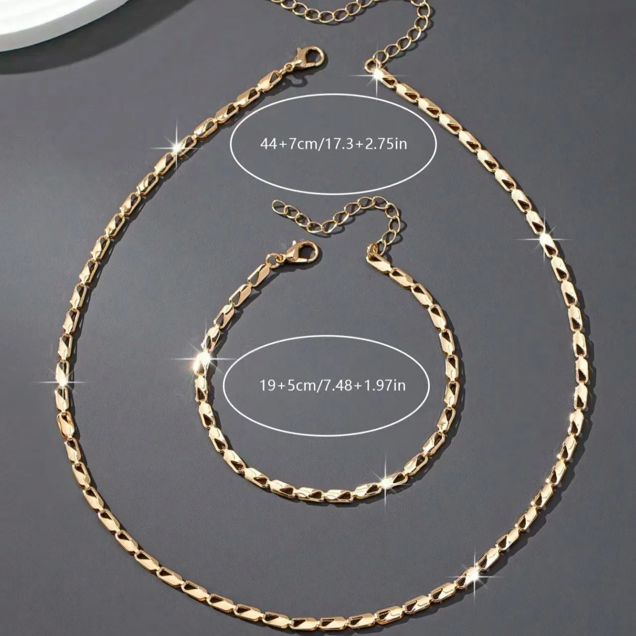 Un set di collane e braccialetti da donna sexy e lussuosi, un set di gioielli da donna alla moda e versatile